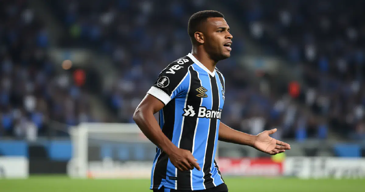 Астон Вилла заплатит £10.5 млн за бразильского вингера Алиссона